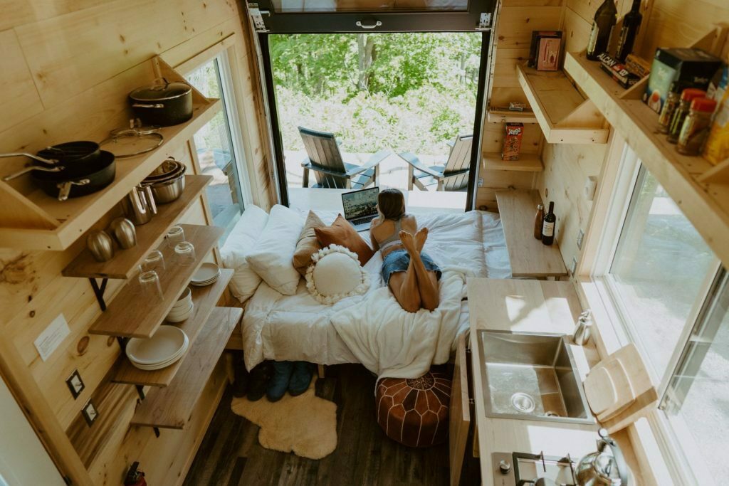 Starling Cabin