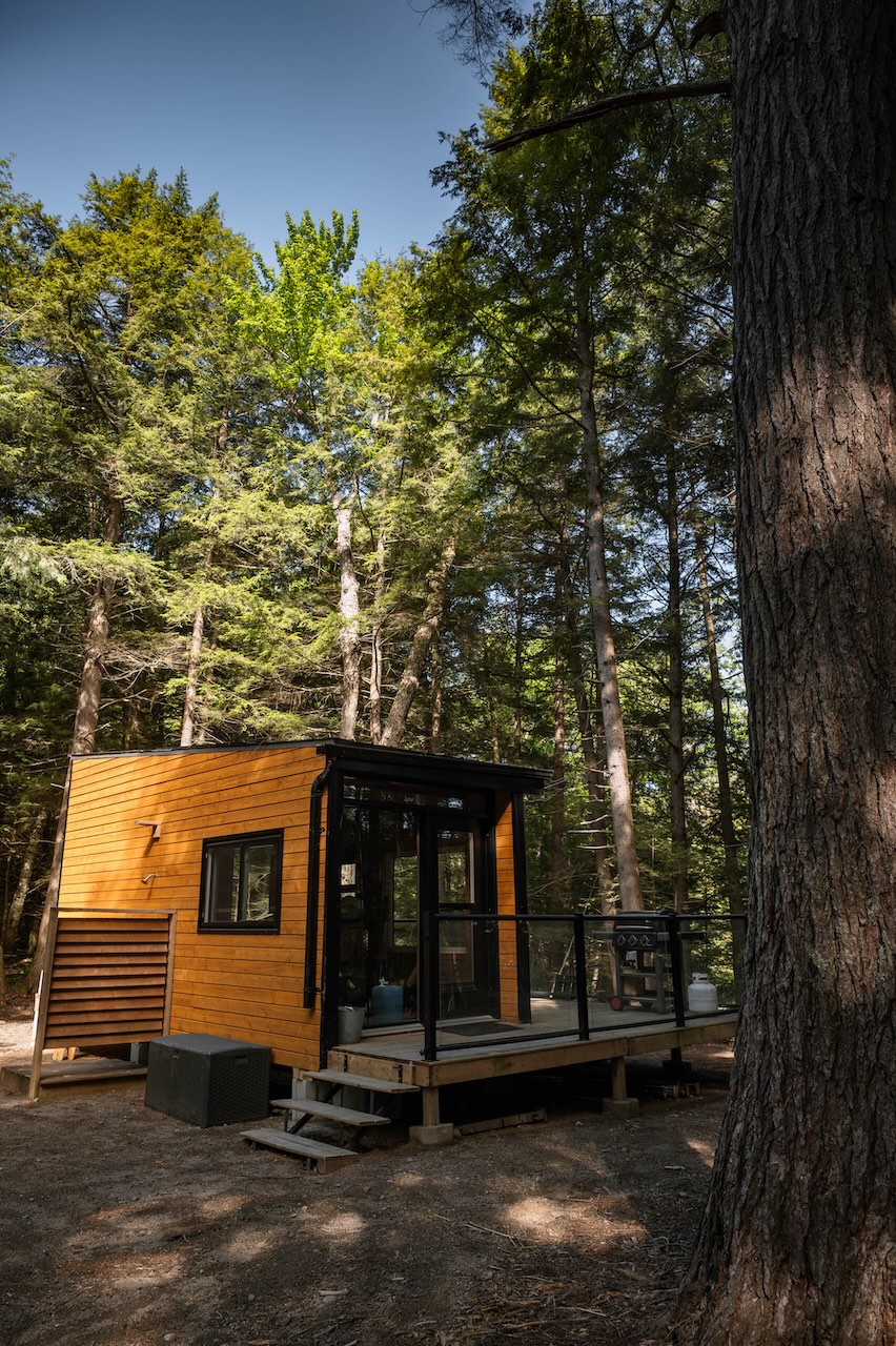 Quasi Cabin Outdoor Shower